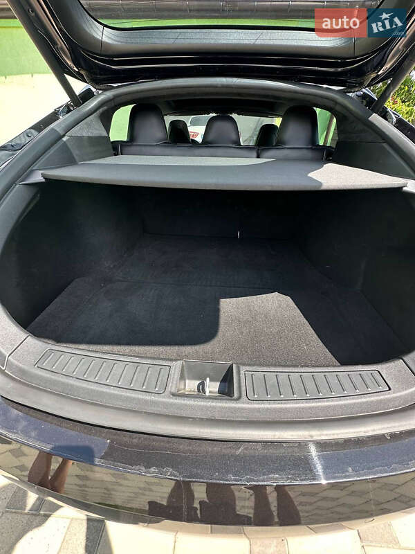Ліфтбек Tesla Model S 2018 в Вінниці