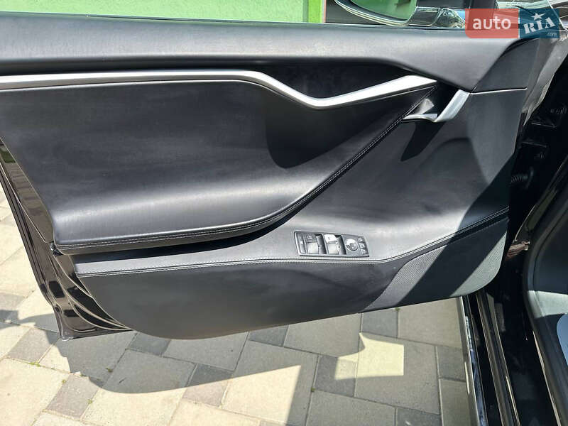 Ліфтбек Tesla Model S 2018 в Вінниці