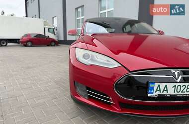Лифтбек Tesla Model S 2013 в 