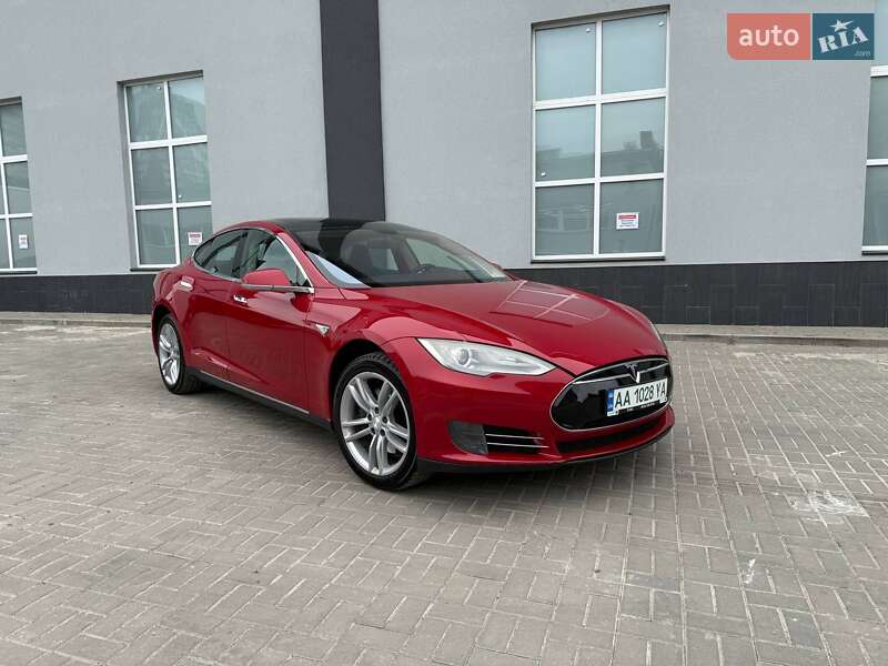 Ліфтбек Tesla Model S 2013 в Києві