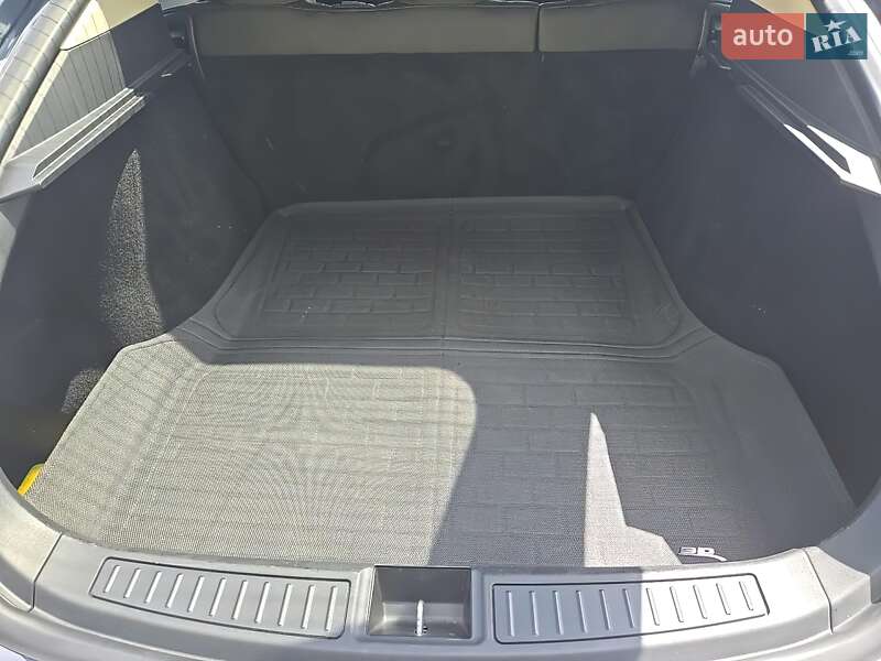 Ліфтбек Tesla Model S 2015 в Ужгороді фото 7 Ліфтбек Tesla Model S 2015 в Ужгороді