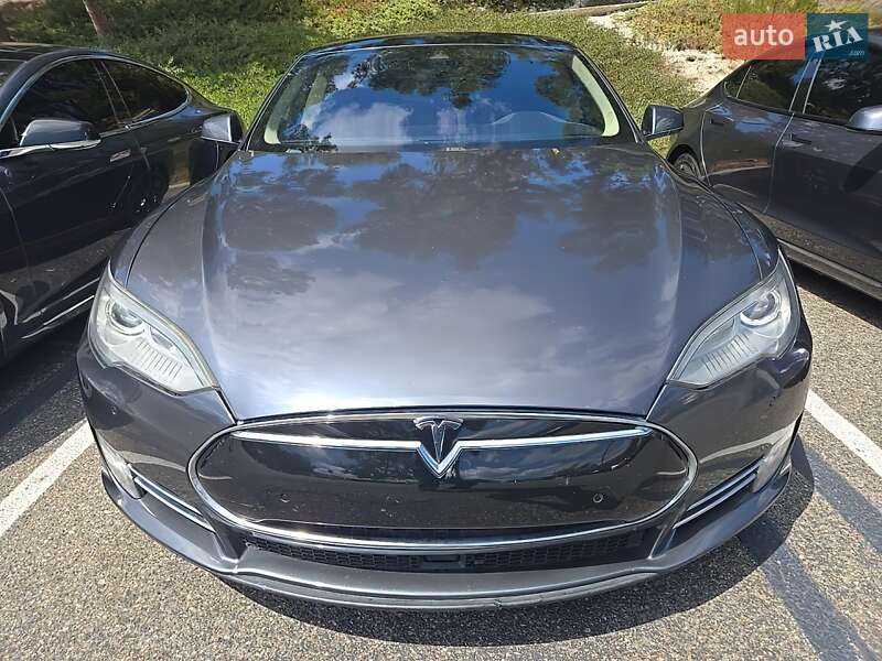 Ліфтбек Tesla Model S 2015 в Ужгороді фото 2 Ліфтбек Tesla Model S 2015 в Ужгороді