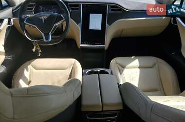 Ліфтбек Tesla Model S 2016 в 
