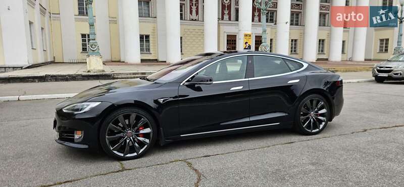 Лифтбек Tesla Model S 2017 в Желтых Водах фото 4 Лифтбек Tesla Model S 2017 в Желтых Водах