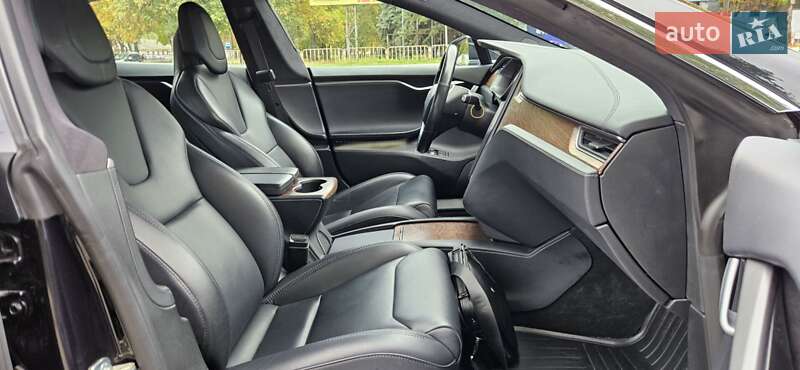 Лифтбек Tesla Model S 2017 в Желтых Водах фото 14 Лифтбек Tesla Model S 2017 в Желтых Водах