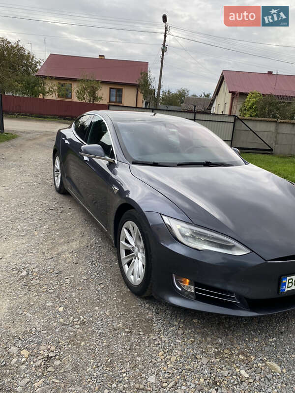 Лифтбек Tesla Model S 2018 в Каменке-Бугской