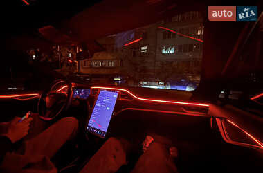 Лифтбек Tesla Model S 2019 в 