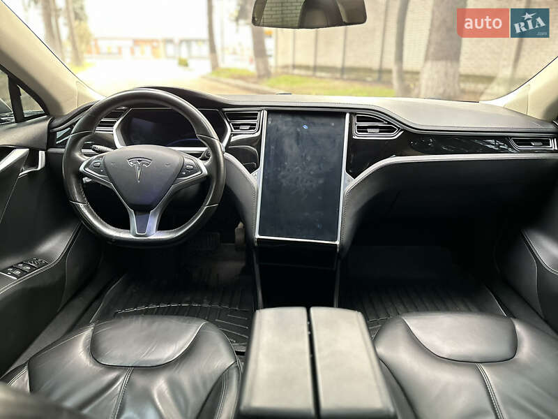 Ліфтбек Tesla Model S 2014 в Вінниці