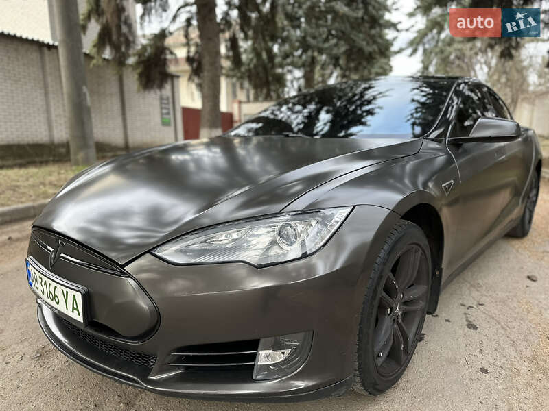 Ліфтбек Tesla Model S 2014 в Вінниці