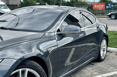 Ліфтбек Tesla Model S 2015 в 
