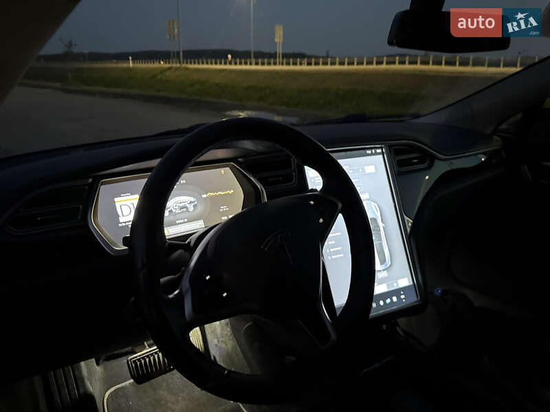 Ліфтбек Tesla Model S 2013 в Львові