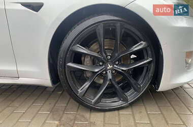 Лифтбек Tesla Model S 2018 в 
