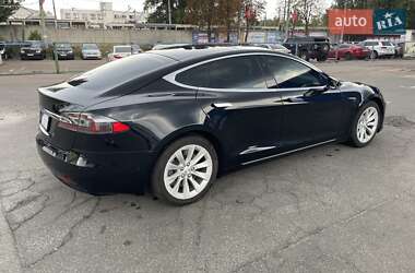 Лифтбек Tesla Model S 2016 в 