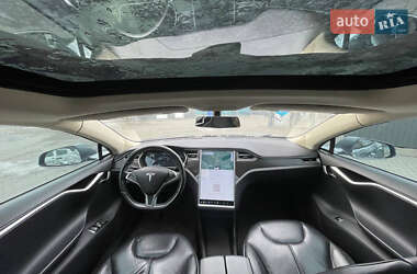 Лифтбек Tesla Model S 2014 в 