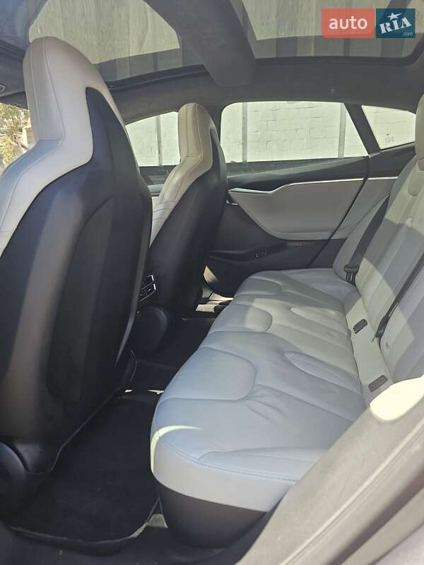 Лифтбек Tesla Model S 2016 в Белой Церкви фото 12 Лифтбек Tesla Model S 2016 в Белой Церкви