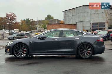 Лифтбек Tesla Model S 2017 в 