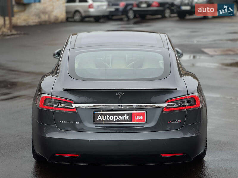 Ліфтбек Tesla Model S 2017 в Києві