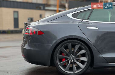 Лифтбек Tesla Model S 2017 в 