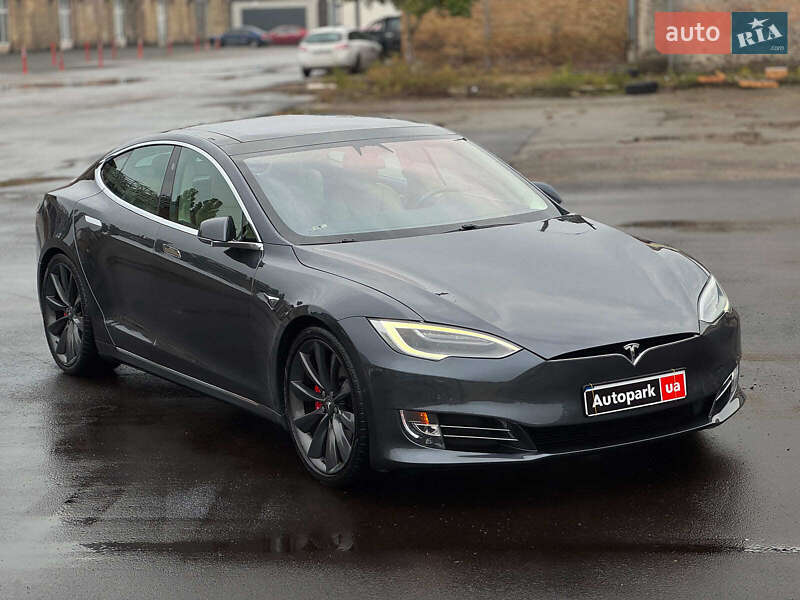 Ліфтбек Tesla Model S 2017 в Києві