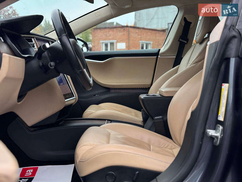 Ліфтбек Tesla Model S 2017 в Києві