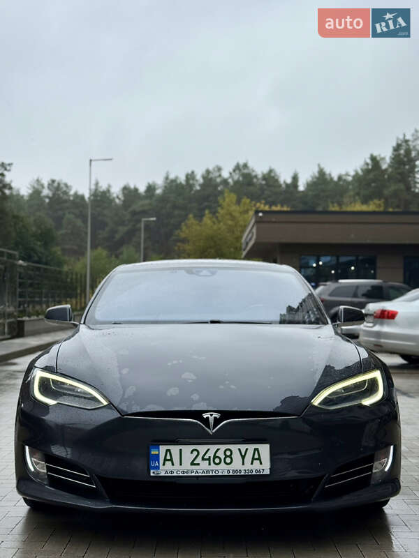 Ліфтбек Tesla Model S 2016 в Києві