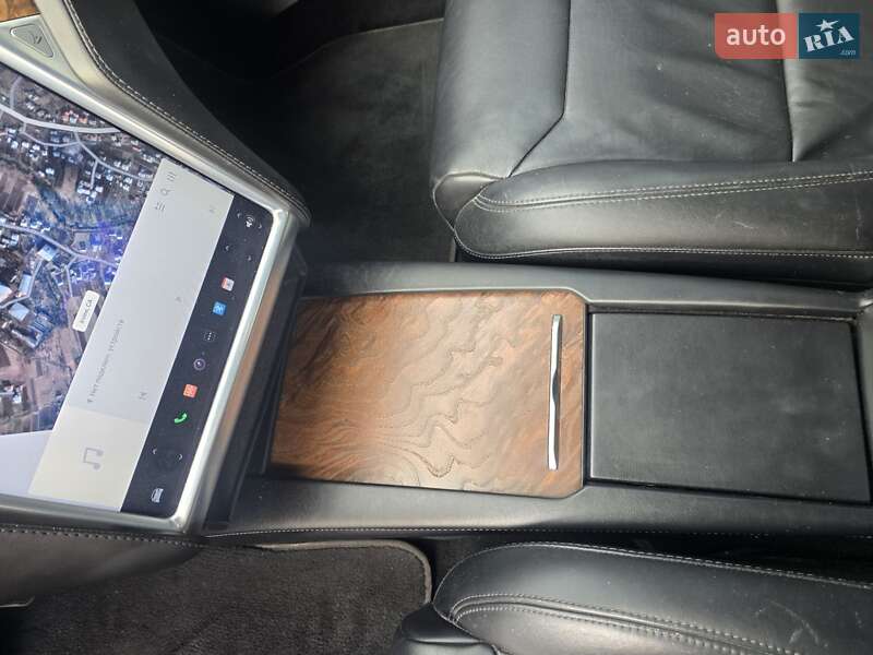 Ліфтбек Tesla Model S 2017 в Тисмениці