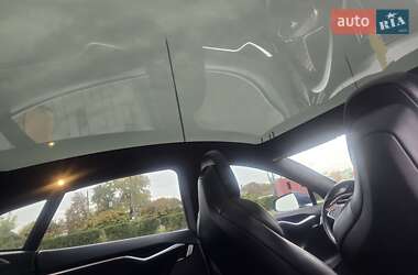 Лифтбек Tesla Model S 2017 в 