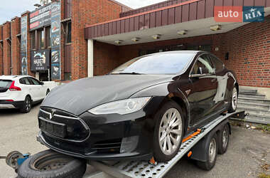Лифтбек Tesla Model S 2016 в 