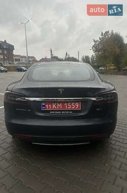 Ліфтбек Tesla Model S 2016 в 