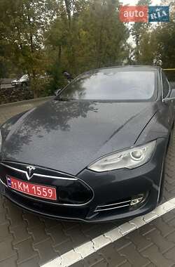 Ліфтбек Tesla Model S 2016 в 