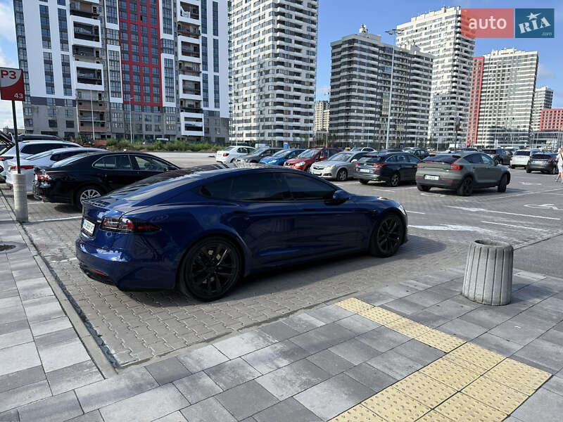 Лифтбек Tesla Model S 2022 в Киеве