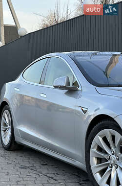 Лифтбек Tesla Model S 2016 в Ивано-Франковске
