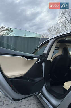 Ліфтбек Tesla Model S 2016 в 