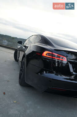 Лифтбек Tesla Model S 2022 в 