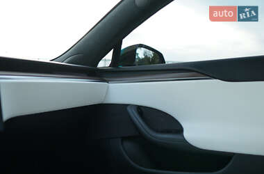 Лифтбек Tesla Model S 2022 в 