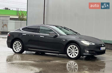 Лифтбек Tesla Model S 2018 в 
