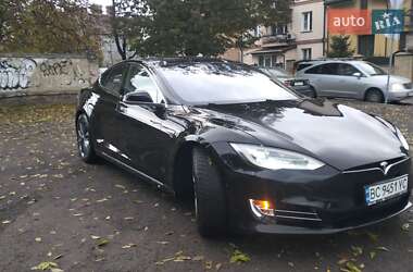 Лифтбек Tesla Model S 2016 в 