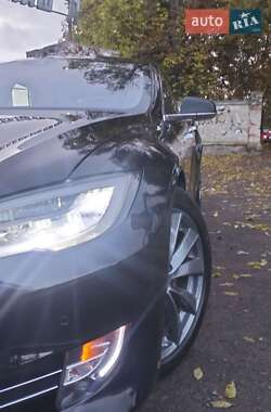 Лифтбек Tesla Model S 2016 в 
