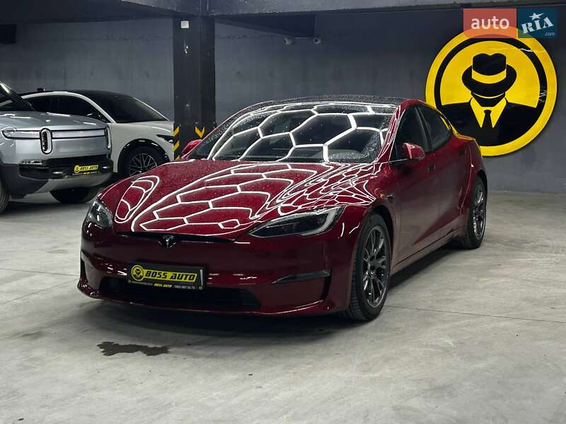 Лифтбек Tesla Model S 2024 в Черновцах