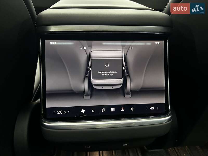 Лифтбек Tesla Model S 2024 в Черновцах