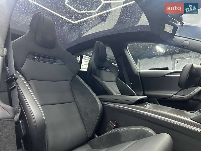 Лифтбек Tesla Model S 2024 в Черновцах