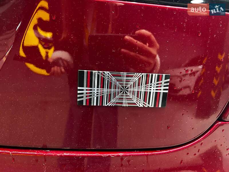 Лифтбек Tesla Model S 2024 в Черновцах