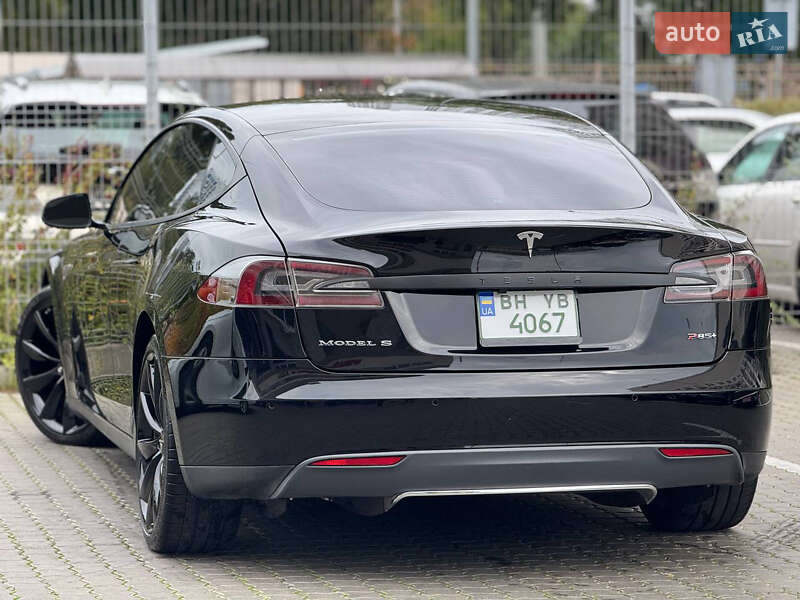 Ліфтбек Tesla Model S 2013 в Одесі