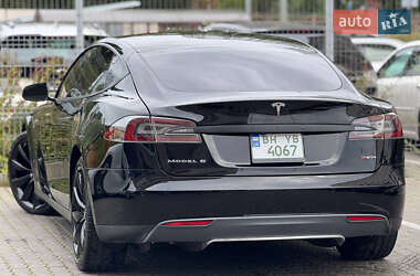 Лифтбек Tesla Model S 2013 в 
