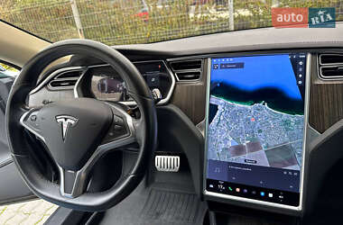 Лифтбек Tesla Model S 2013 в 