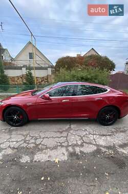 Лифтбек Tesla Model S 2013 в 