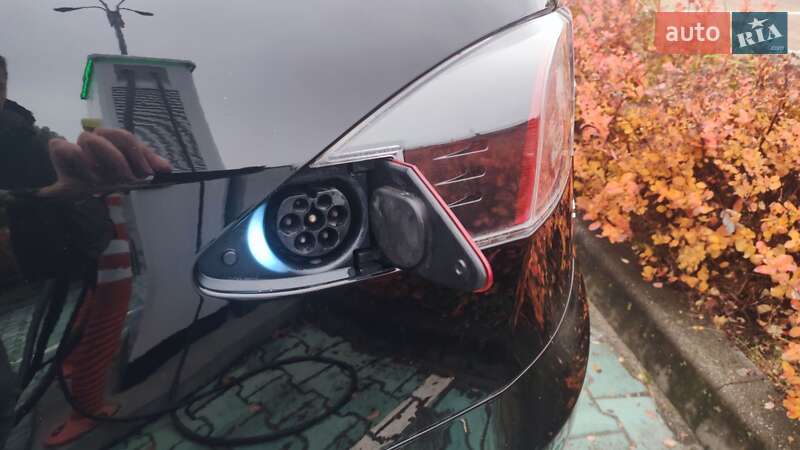 Ліфтбек Tesla Model S 2014 в Житомирі