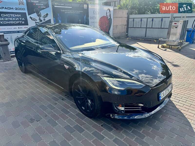 Ліфтбек Tesla Model S 2013 в Черкасах