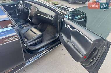 Лифтбек Tesla Model S 2013 в 