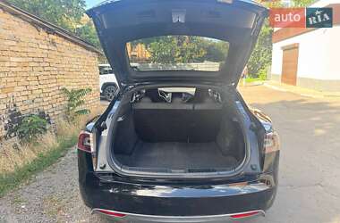 Лифтбек Tesla Model S 2013 в 